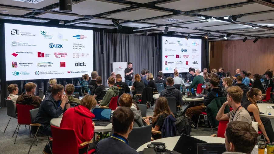 Studenti z Královéhradeckého kraje slaví úspěch na 7. Hackathonu veřejné správy